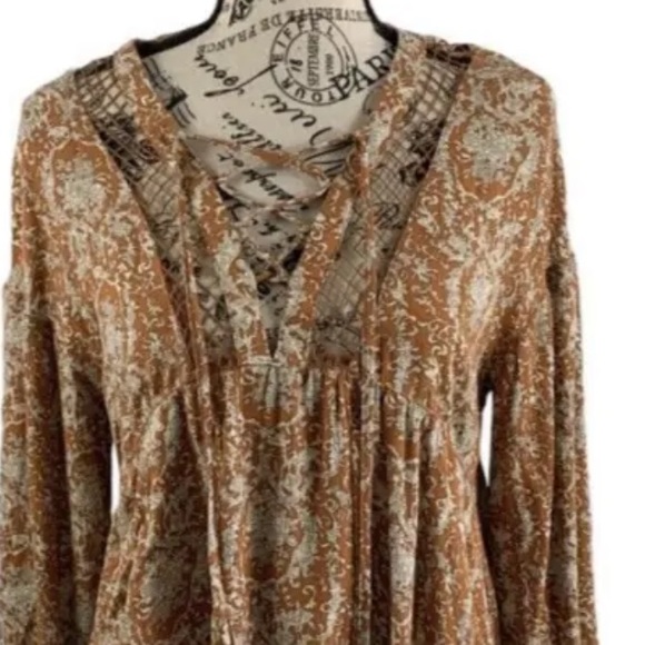 NWT: Gilded Intent Boho Hi-Lo Top V-Neck Long Sleeves women's size XS - Picture 3 of 11